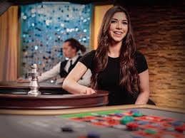 Layout tabel taruhan American Roulette dengan berbagai jenis taruhan dan pembayaran
